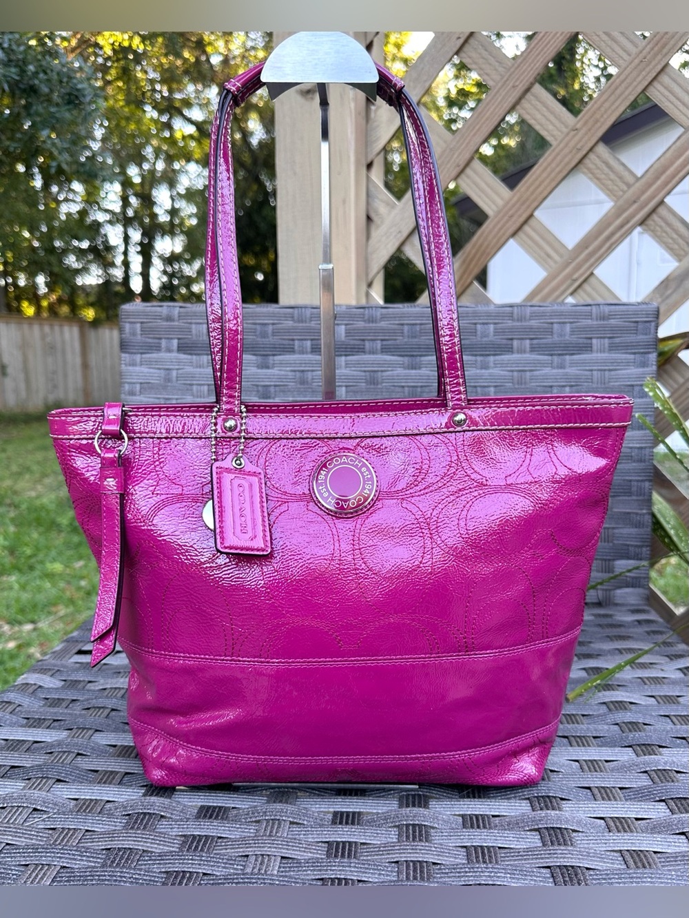 🩷Coach Deep Pink Patent Leather Stitch Tote EUC
